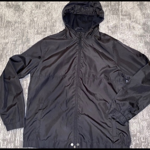 Black windbreaker - Picture 1 of 1
